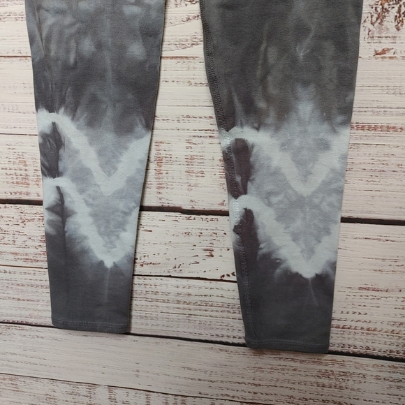 Anthropologie tie dye leggings - Picture 6 of 9